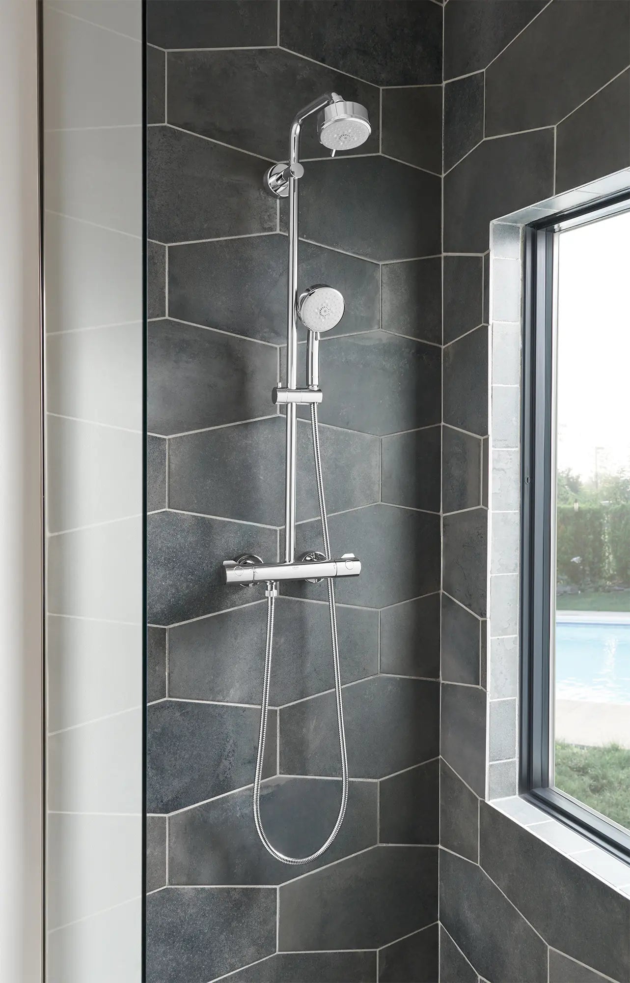 100 Shower Head, 4" - 4 Sprays, 2.5 gpm // GROHE STARLIGHT CHROME // 71227_B-27591001_26043001_27575002_CDNwebp.webp