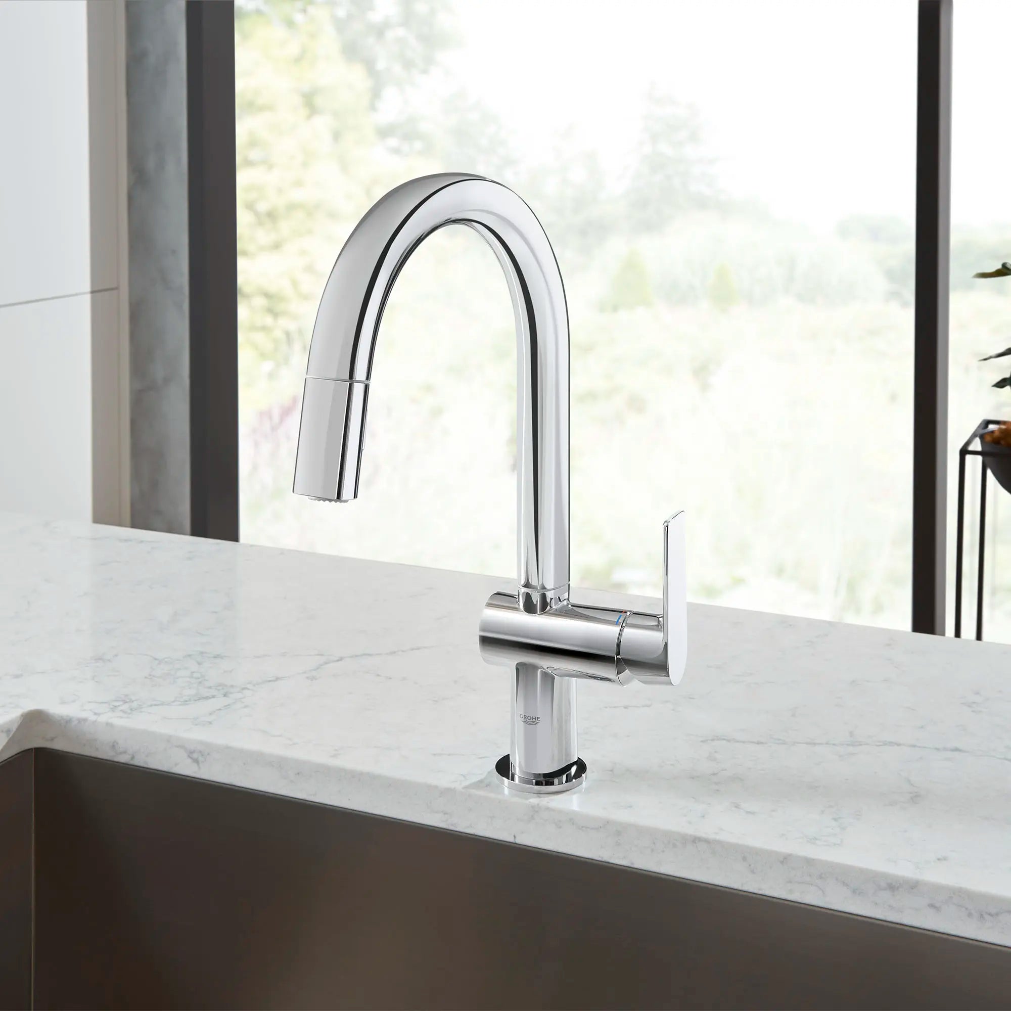 Single-Handle Pull Down Dual Spray Bar Faucet 1.75 GPM (6.6 L/min) // GROHE STARLIGHT CHROME // 71806_B-30378000_CDNwebp.webp