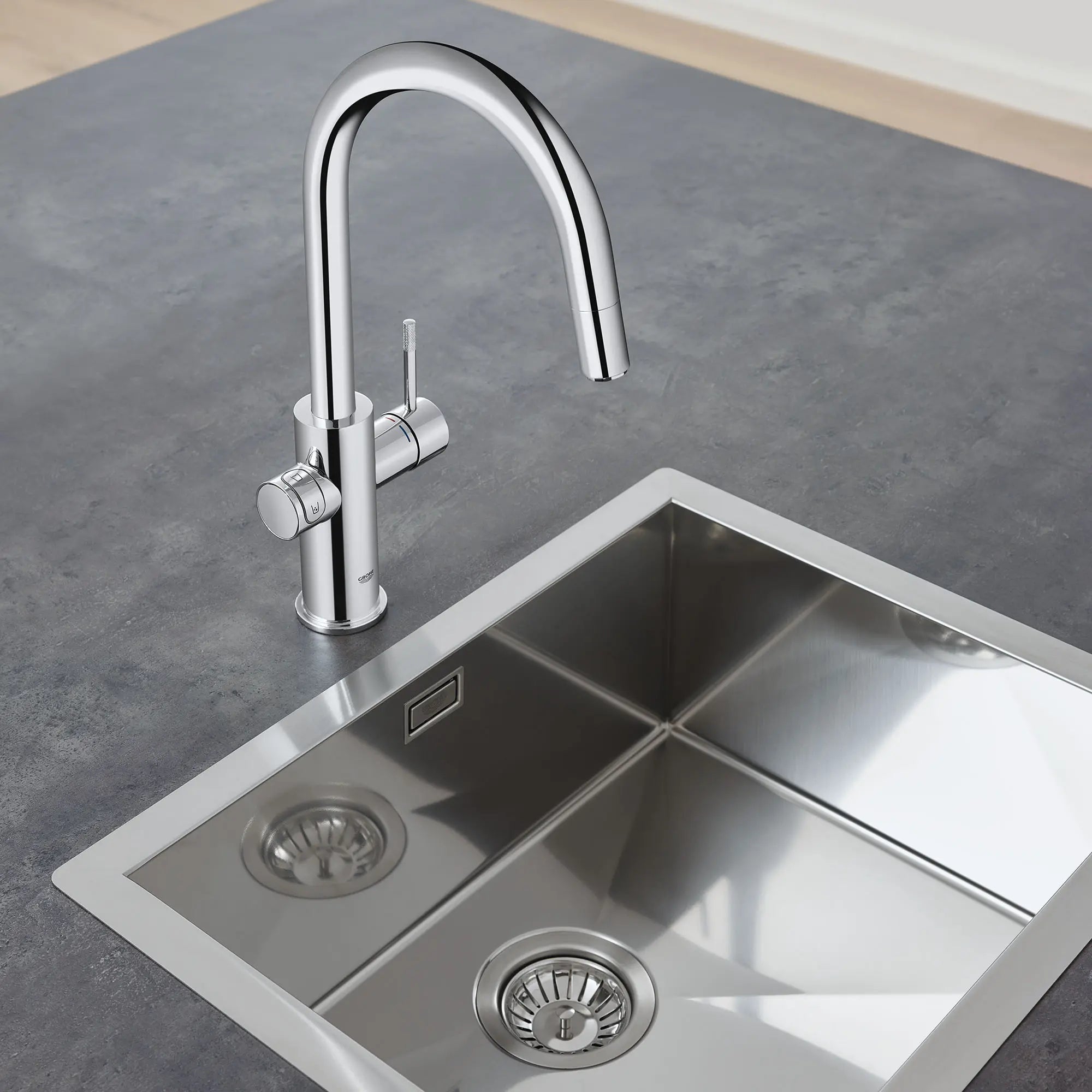 GROHE Blue Single-Handle Pull Down Kitchen Faucet Single Spray 1.75 GPM (6.6 L/min) with Chilled & Sparkling Water // SUPERSTEEL INFINITYFINISH // 71898_B-31251DC2_4_CDNwebp.webp