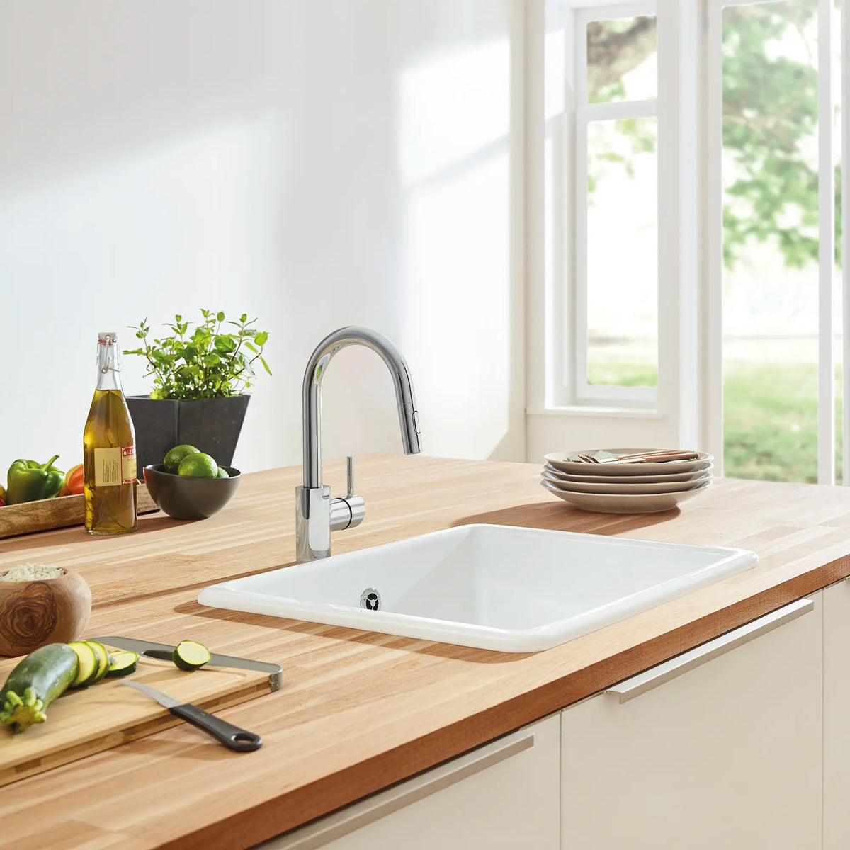 Single-Handle Pull Down Bar Faucet 6.6 L/min (1.75 gpm) Single-Handle Pull Down Bar Faucet 6.6 L/min (1.75 gpm)