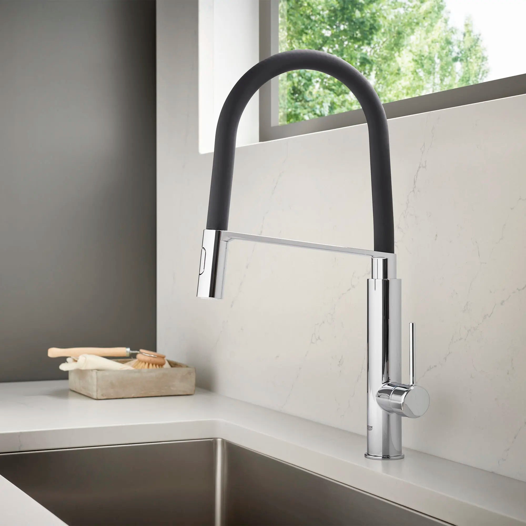 Single-Handle Semi-Pro Dual Spray Kitchen Faucet 6.6 L/min (1.75 gpm) // GROHE STARLIGHT CHROME // 71973_B-31492000_3_CDNwebp.webp