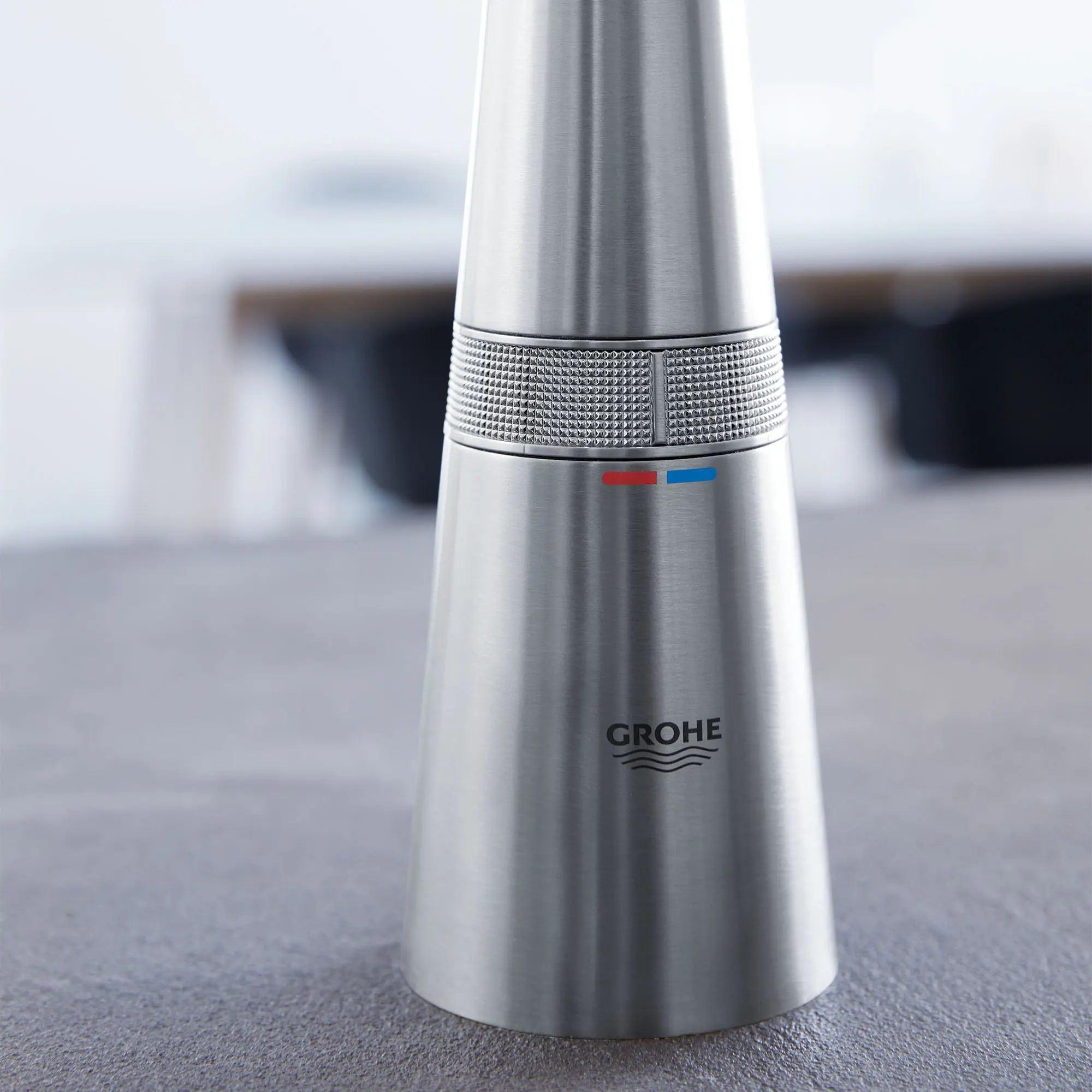 GROHE Zedra SmartControl Pull-Out Single Spray Kitchen Faucet 1.75 GPM (6.6 L/min) // SUPERSTEEL INFINITYFINISH // 72026_B-31559DC2_3_CDNwebp.webp