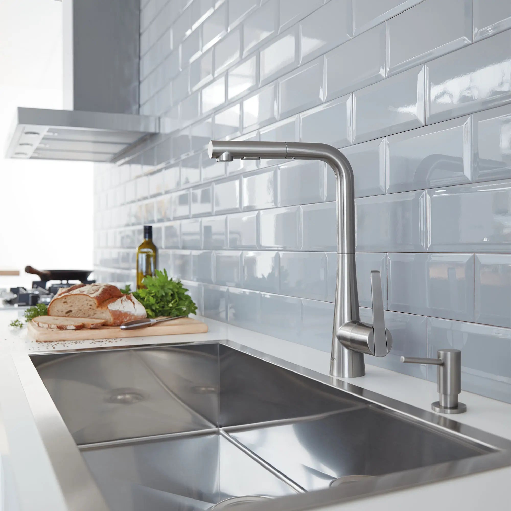 Single-Handle Pull-Out Kitchen Faucet Dual Spray 6.6 L/min (1.75 gpm) // SUPERSTEEL INFINITYFINISH // 72297_B-33893DC2_CDNwebp.webp