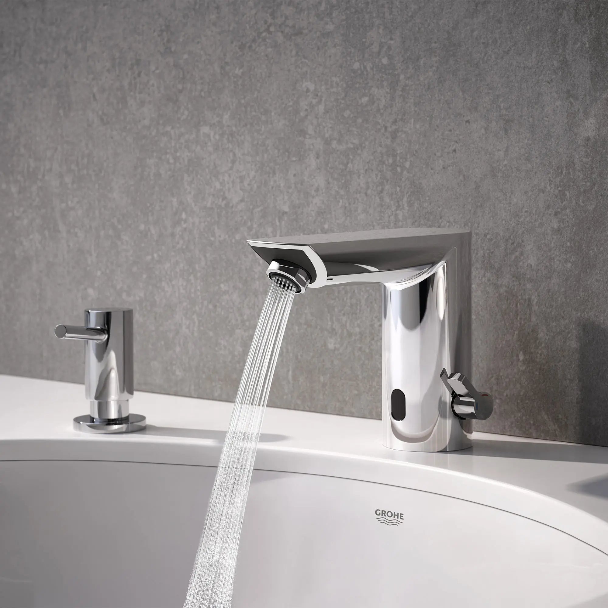 E Touchless Electronic Faucet with Temperature Control Lever, AC-Powered // GROHE STARLIGHT CHROME // 72350_B-36466000_36467000_36469000_3_CDNwebp.webp