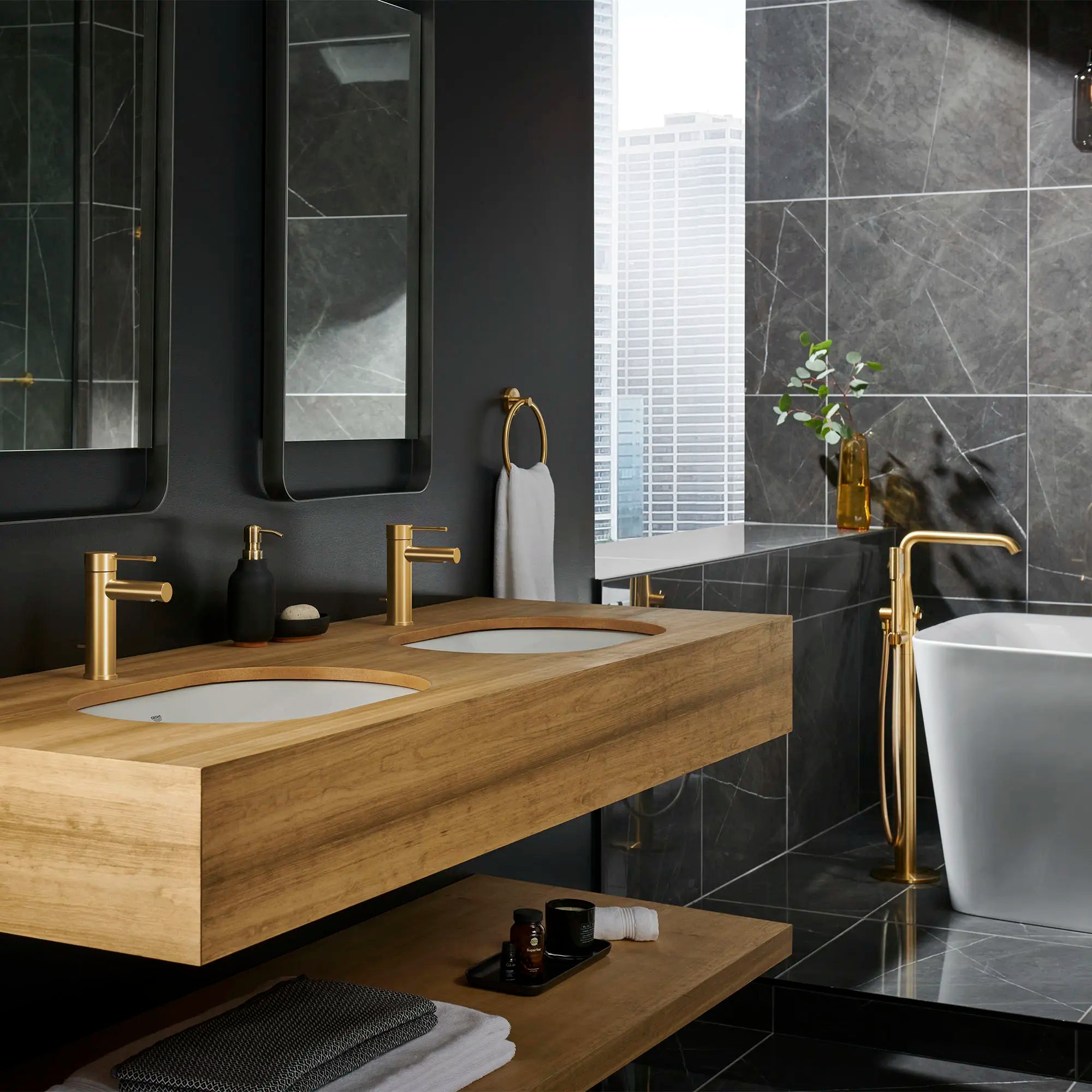 Single Hole Single-Handle S-Size Bathroom Faucet 4.5 L/min (1.2 gpm) // BRUSHED COOL SUNRISE // 72421_B-39673000_23592GNA_CDNwebp.webp