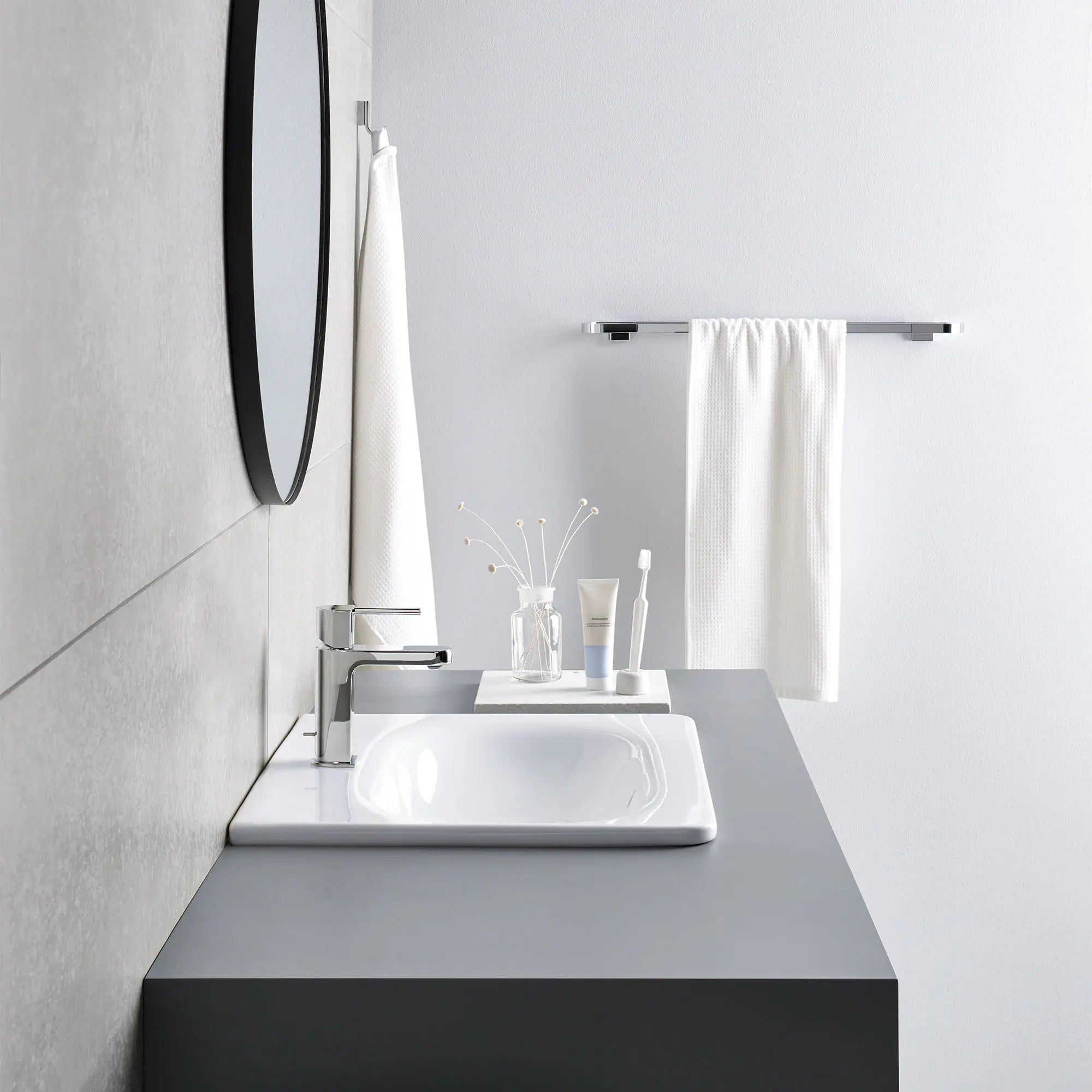 Robe Hook // GROHE STARLIGHT CHROME // 72552_B-41039000_41056000_CDNwebp.webp