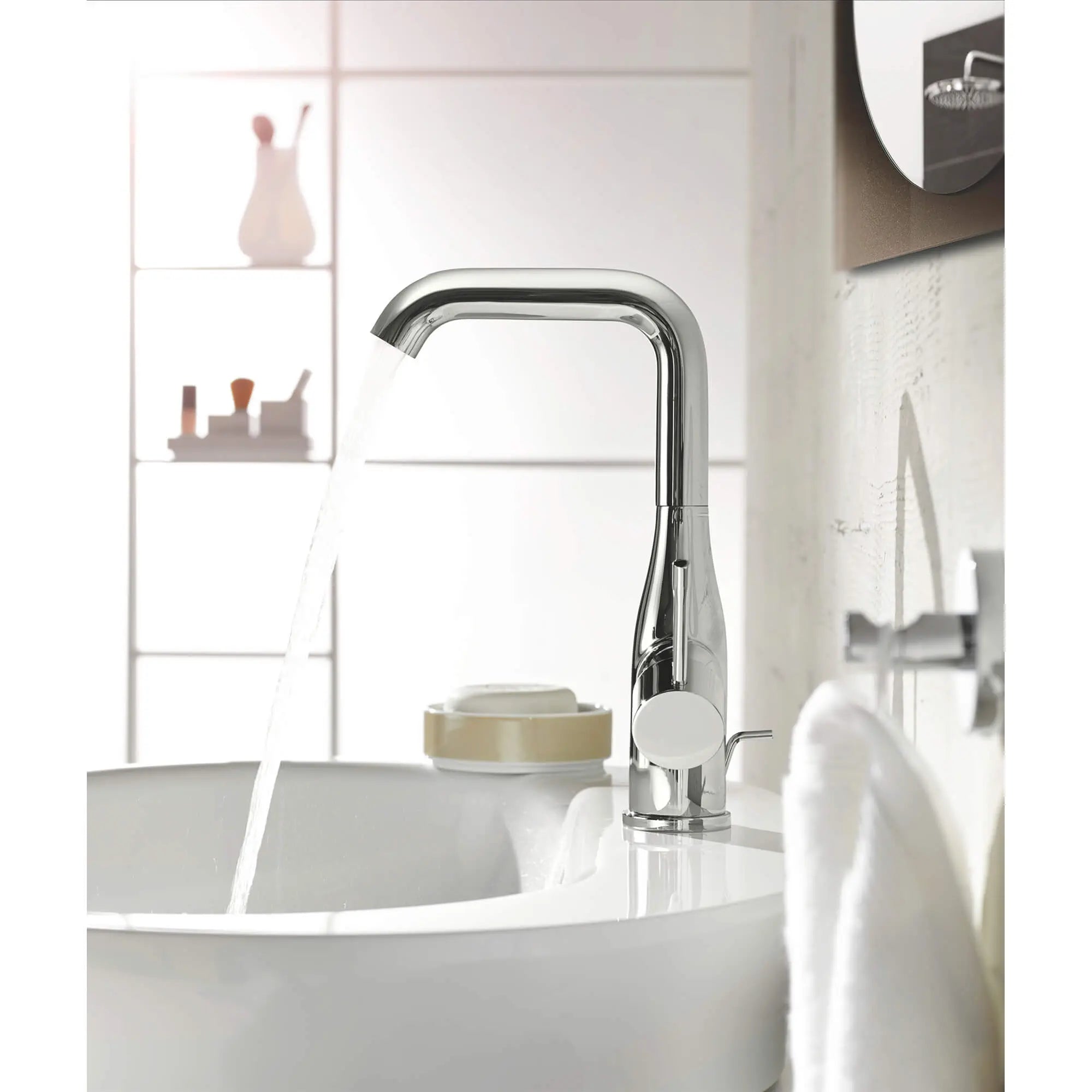 Side-Handle Centerset Bathroom Faucet L-Size // GROHE STARLIGHT CHROME // 825_23486001-single-handle-bathroom-faucet-l-size-enviro-3_0_CDNwebp.webp