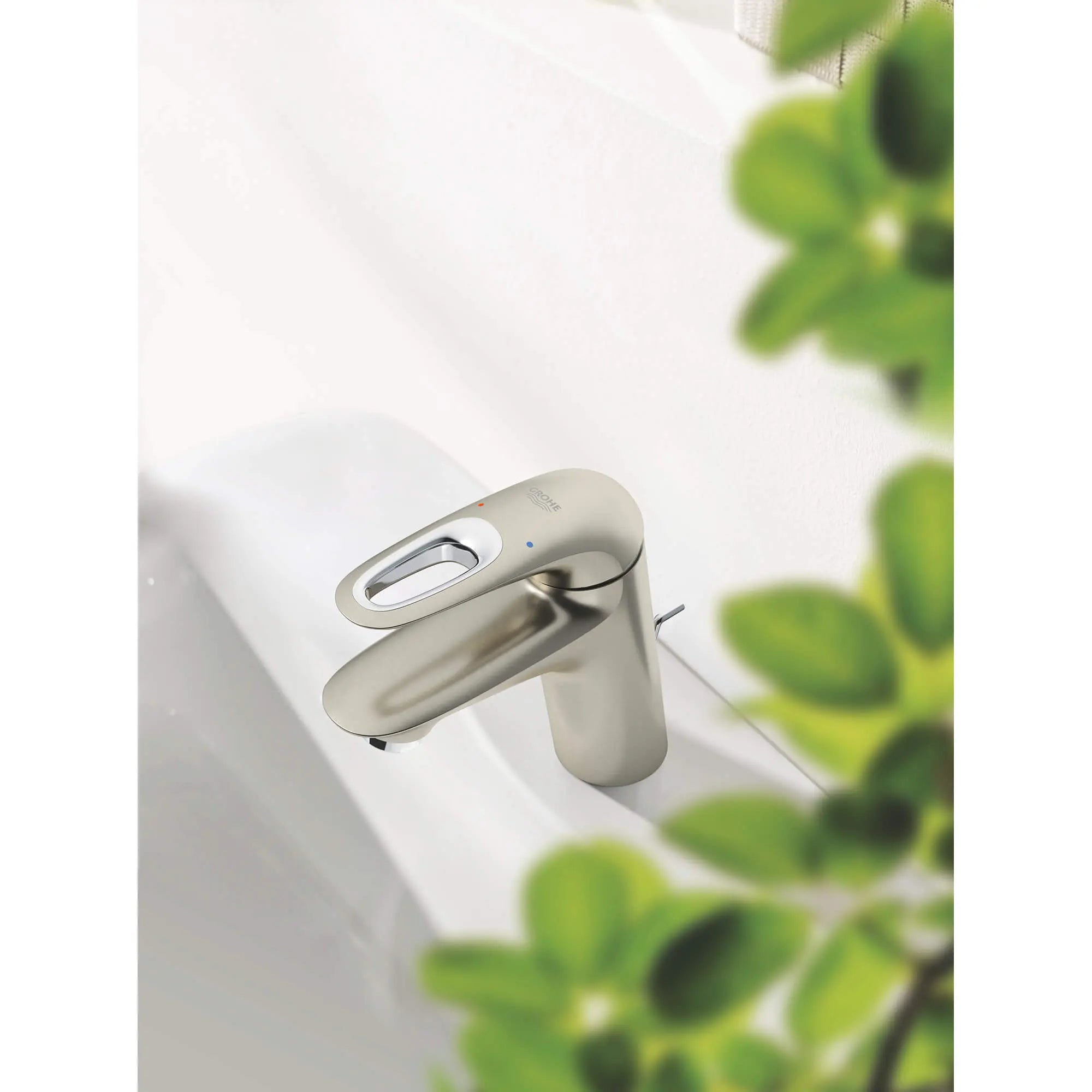 Single Hole Single-Handle S-Size Bathroom Faucet 1.2 GPM // BRUSHED NICKEL INFINITYFINISH // 844_23577en3-single-handle-bathroom-faucet-s-size-enviro-2_0_CDNwebp.webp