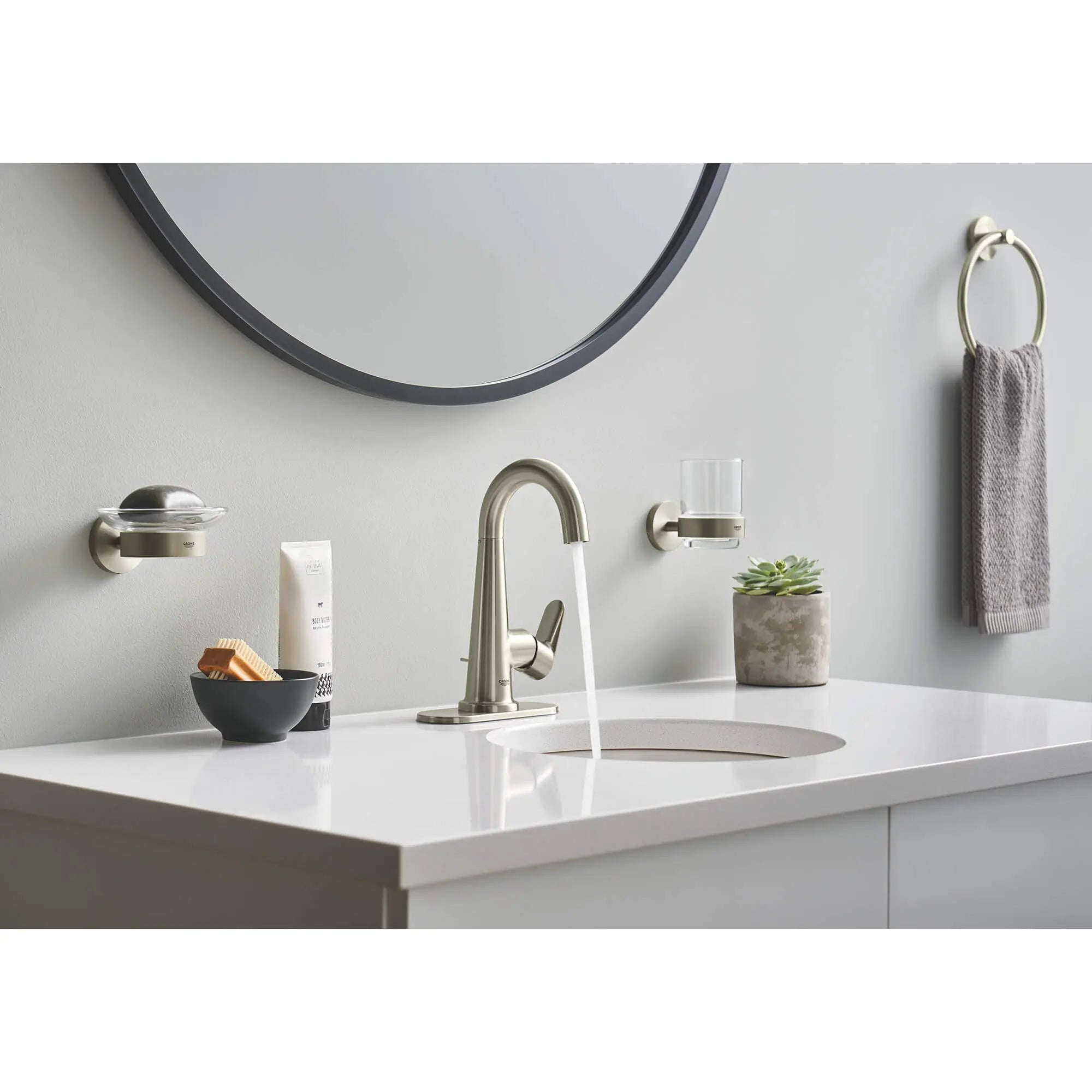 Veletto Single-Handle 4" Centerset Bathroom Faucet, 1.2 GPM (4.5 L/min) // BRUSHED NICKEL INFINITYFINISH // 886_23837en0-single-handle-4-inch-centerset-bathroom-faucet-enviro-1_0_CDNwebp.webp